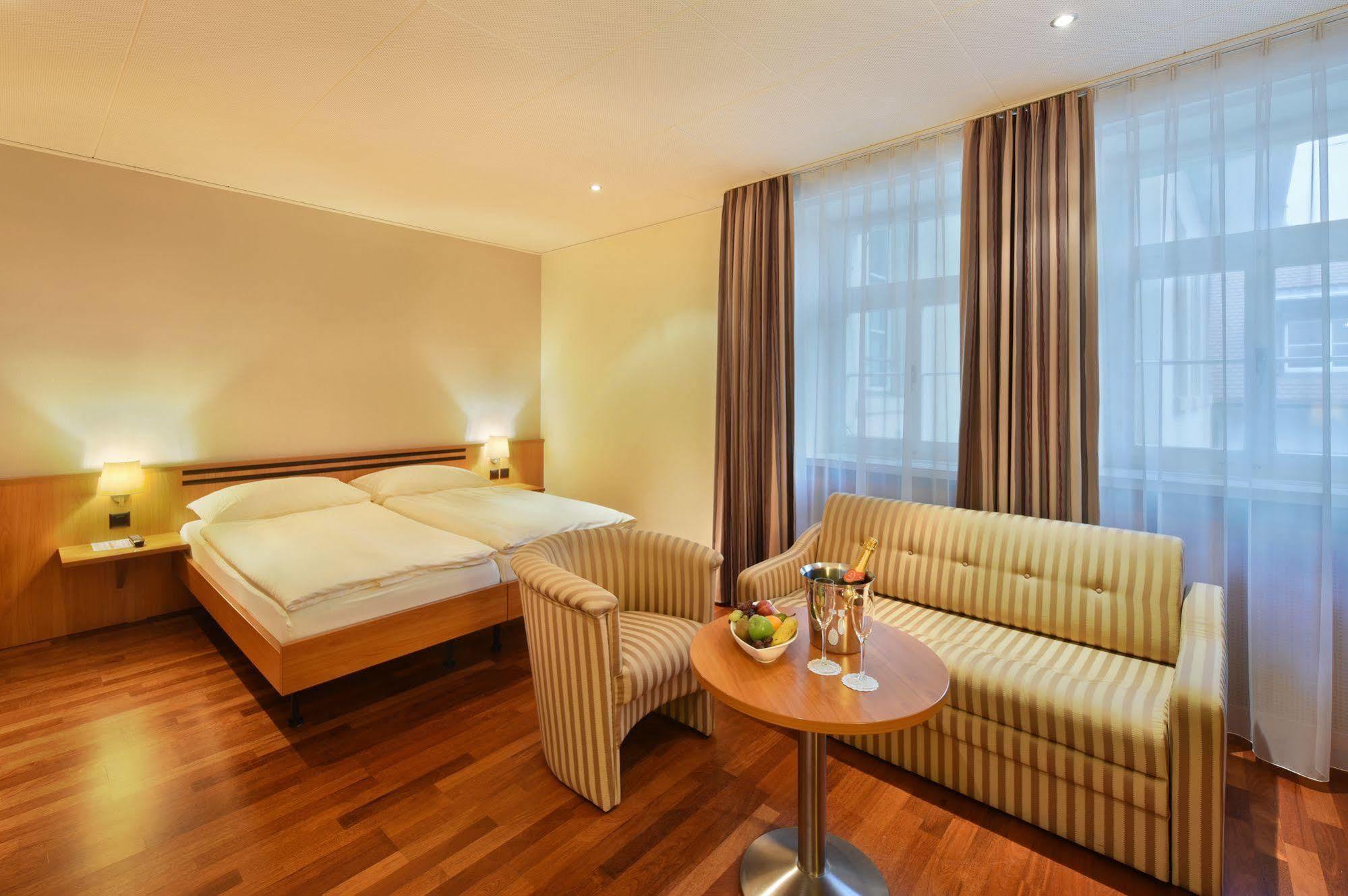 Apart Hotel Amadeo Zofingen Exteriör bild